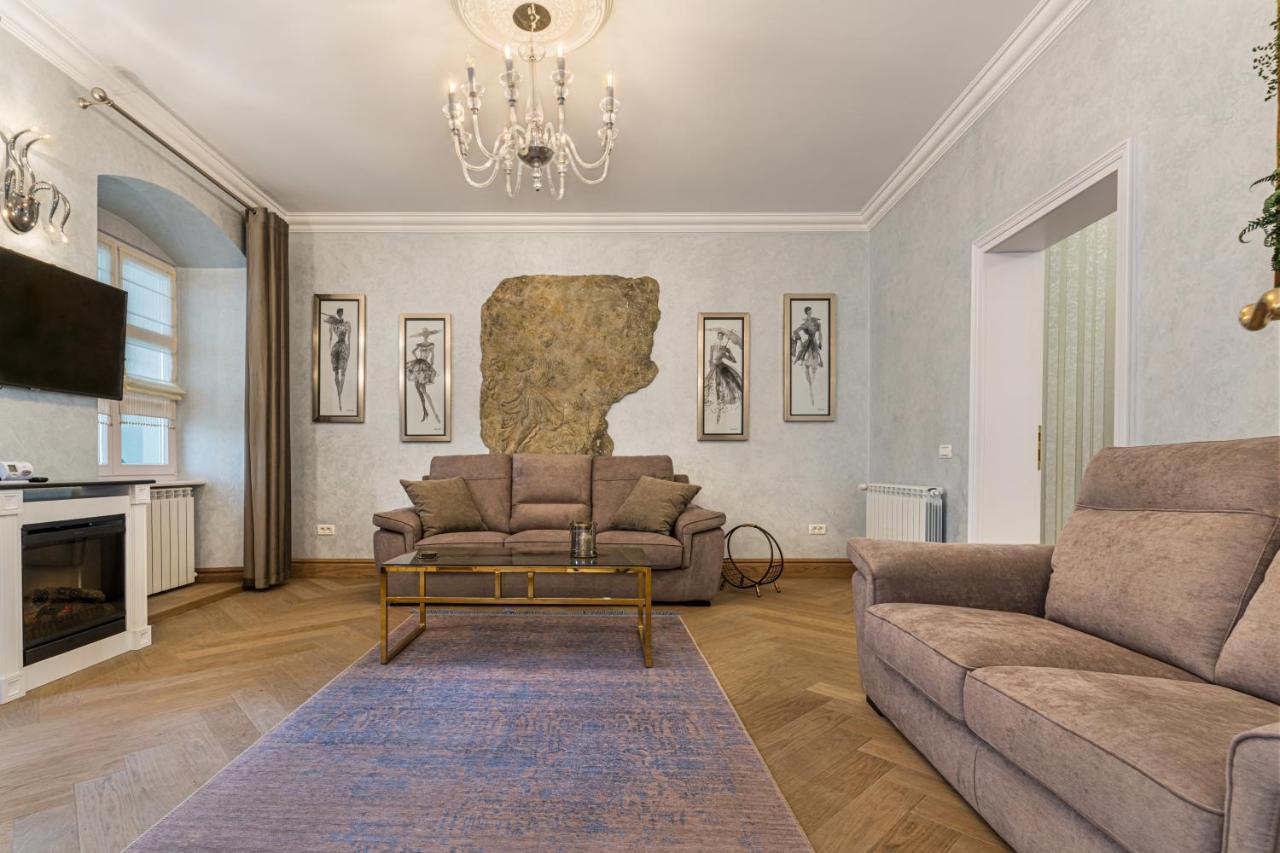 Krone Apartment Braşov Eksteriør bilde